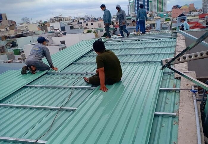 Thi công mái tôn